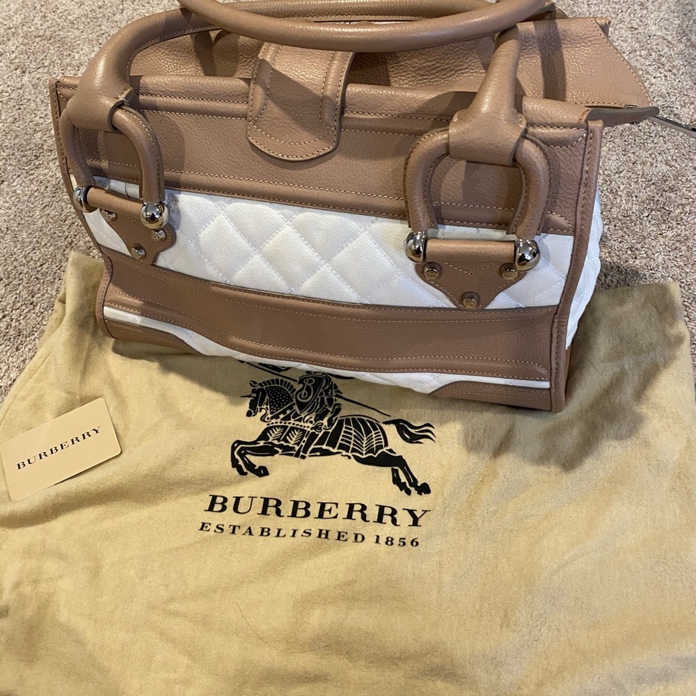 Burberry Purse - Picture 4 of 8